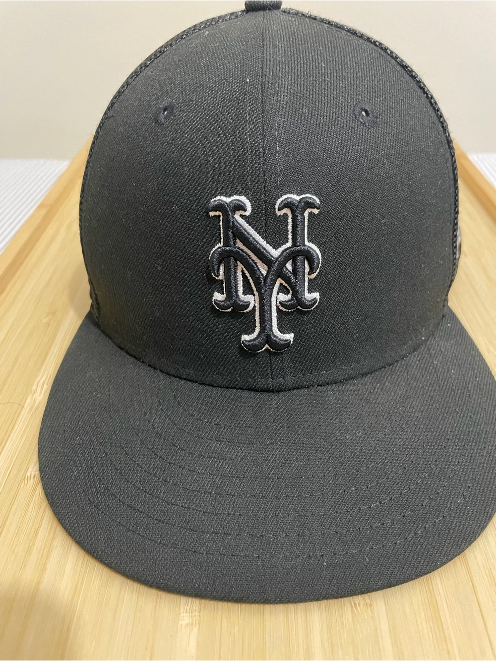 New Era New York Mets Mesh Fitted Black Hat, Sz. 7.